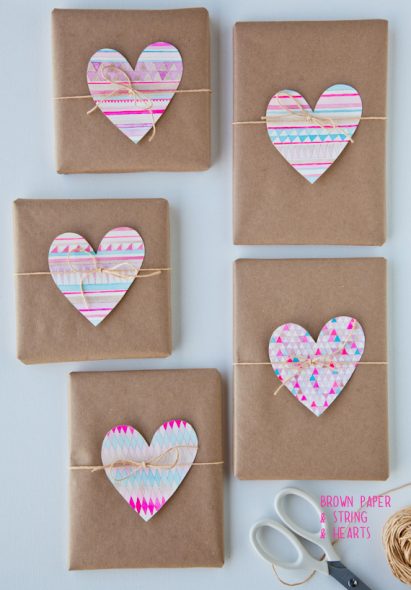 Pacchetto regalo con carta marrone