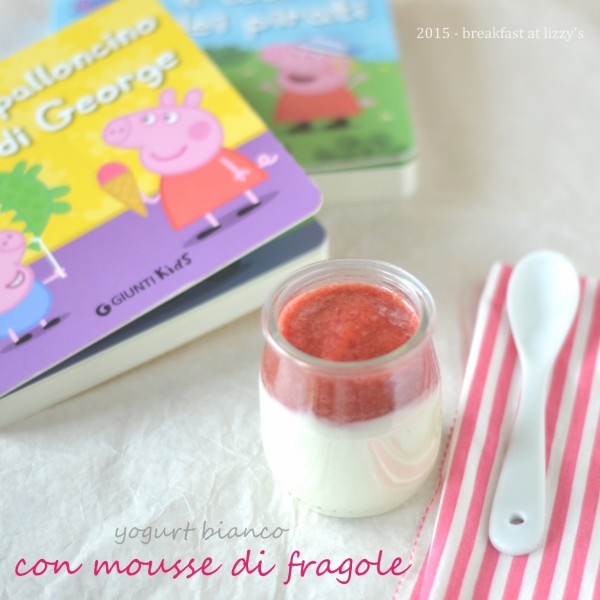 yogurt bianco e mousse di fragole