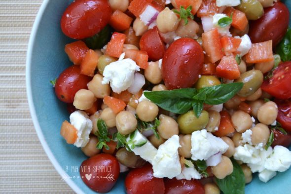 Insalata mediterranea di ceci