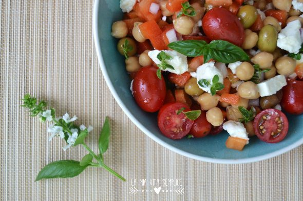 Insalata mediterranea di ceci