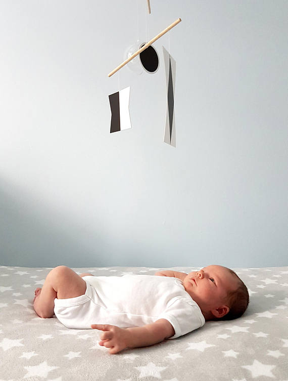 Le giostrine (o mobiles) Montessori per il neonato - BabyGreen