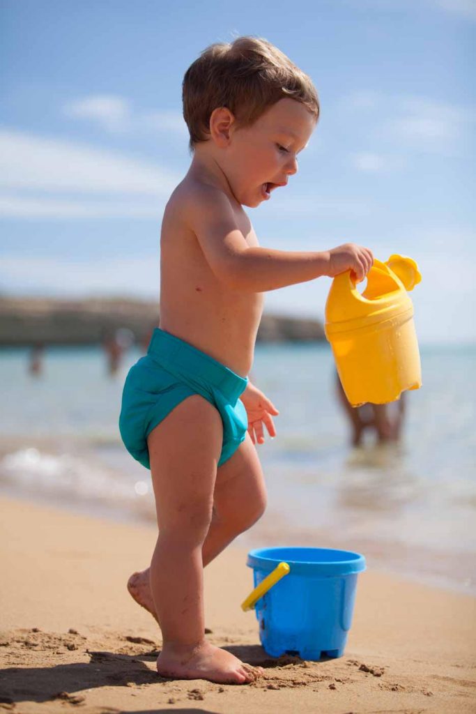 Bambini e neonati al mare: costume o pannolino? Teby! - BabyGreen