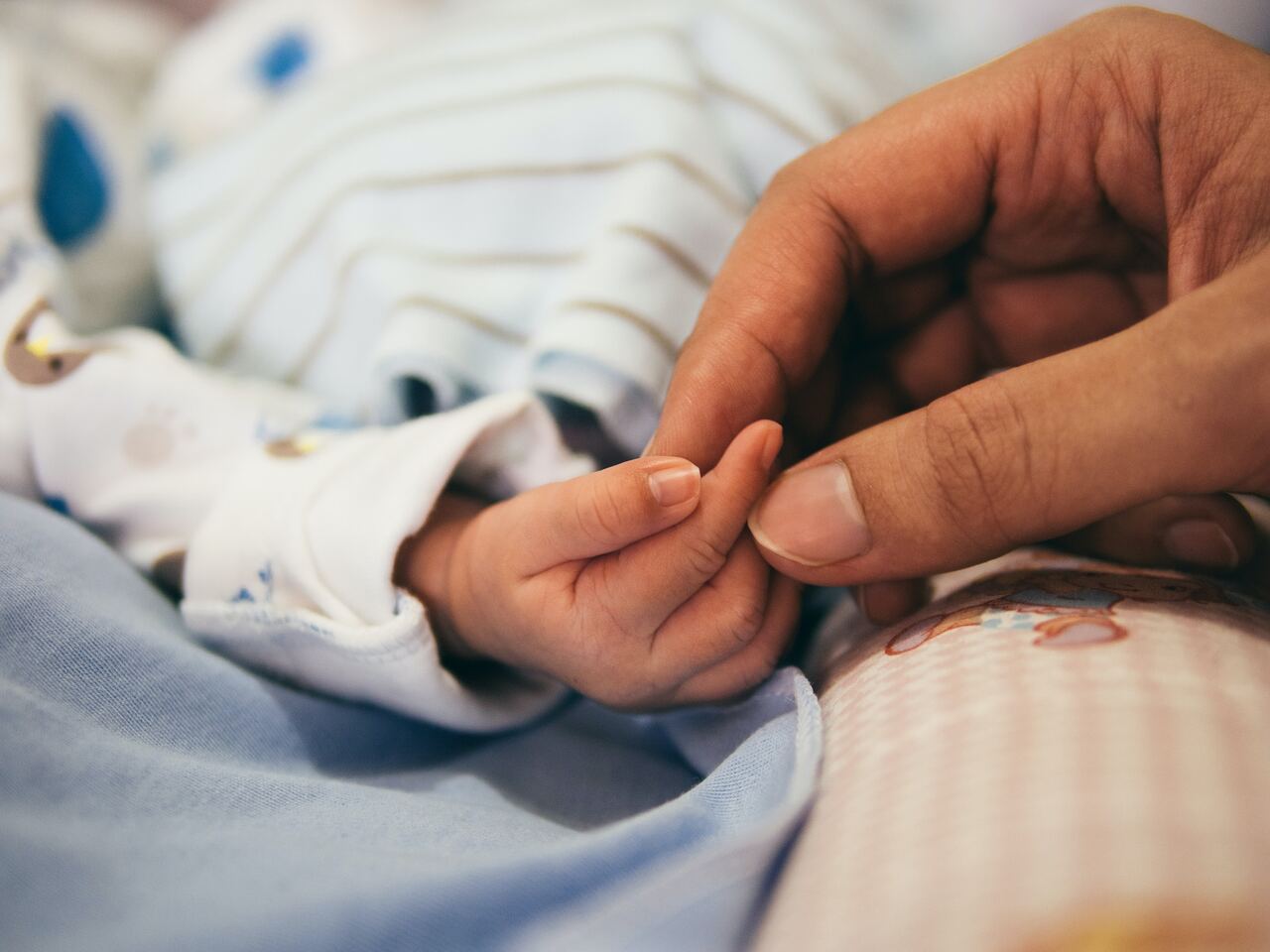 Unghie di bambini e neonati: come tagliarle? - BabyGreen